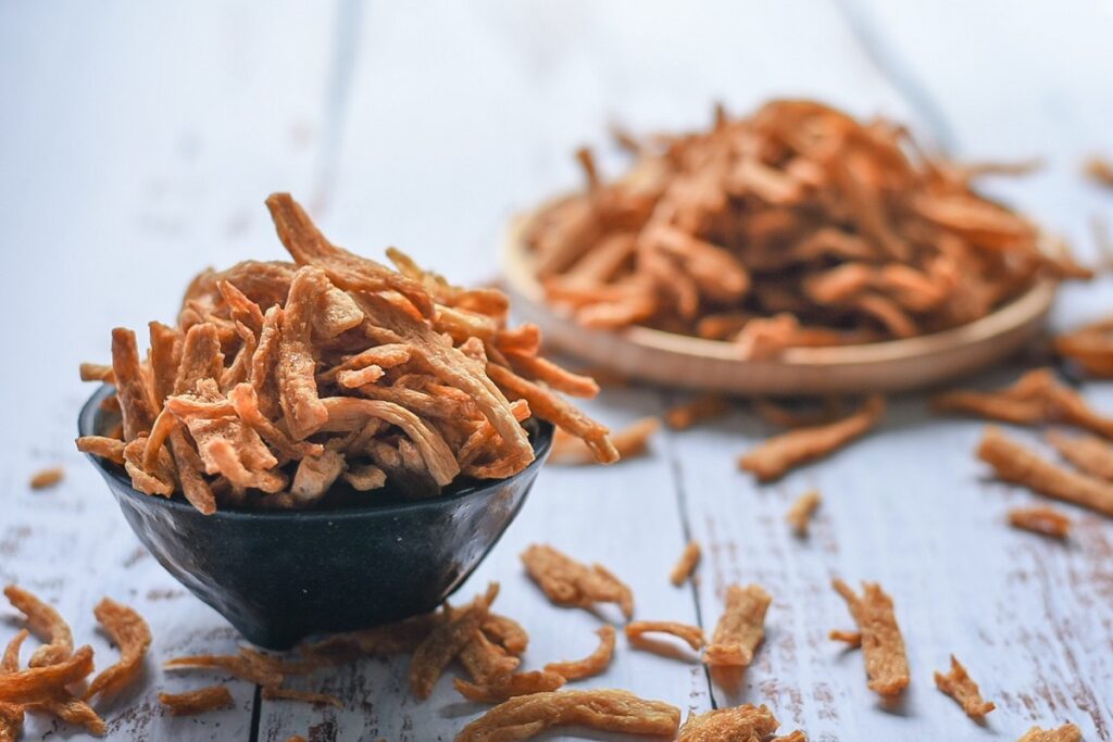Soy protein crisps
